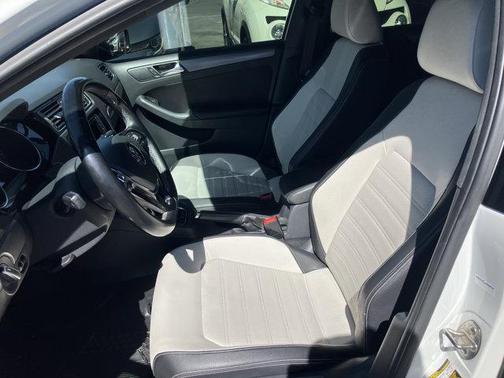 2016 Volkswagen Jetta 1.8T Sport