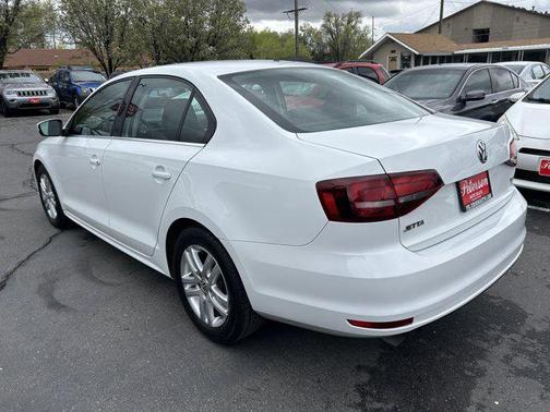 Pure White 2017 Volkswagen Jetta 1.4T S