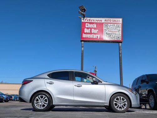 2017 Toyota Yaris iA Base