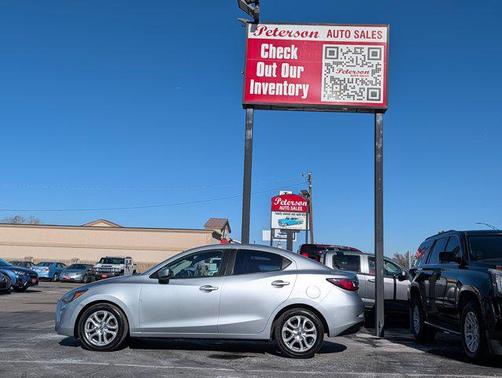2017 Toyota Yaris iA Base