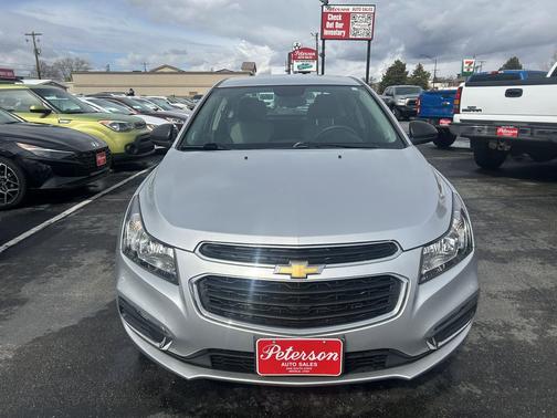 Silver Ice Metallic 2015 Chevrolet Cruze LS