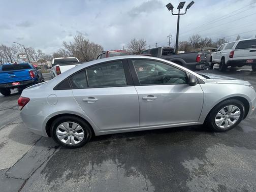 Silver Ice Metallic 2015 Chevrolet Cruze LS