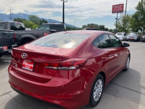 2018 Hyundai ELANTRA SE