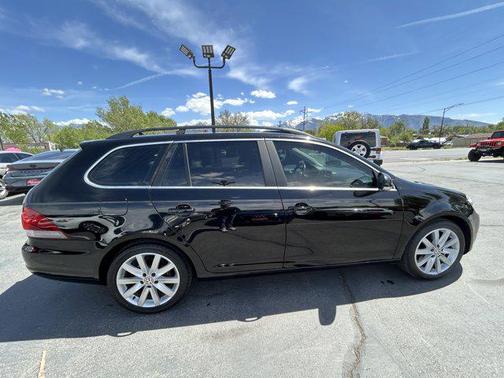 Black Uni 2014 Volkswagen Jetta SportWagen DSG TDI w/Sunroof & Nav