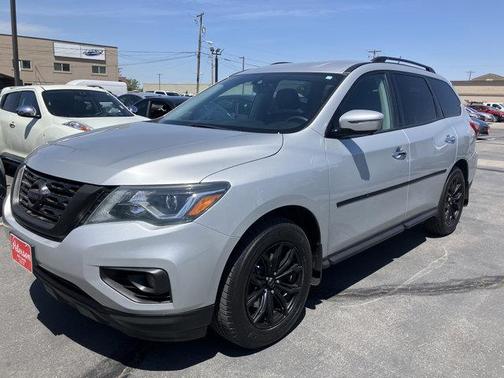 2017 Nissan Pathfinder SL