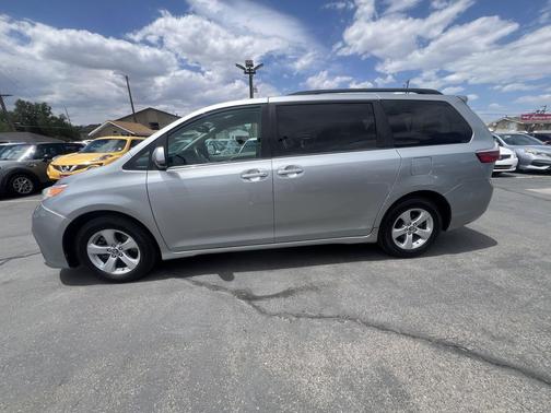 Celestial Silver Metallic 2019 Toyota Sienna LE