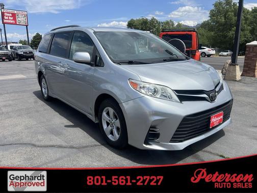 Celestial Silver Metallic 2019 Toyota Sienna LE