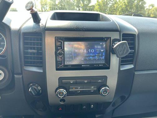 2012 Nissan Titan SV
