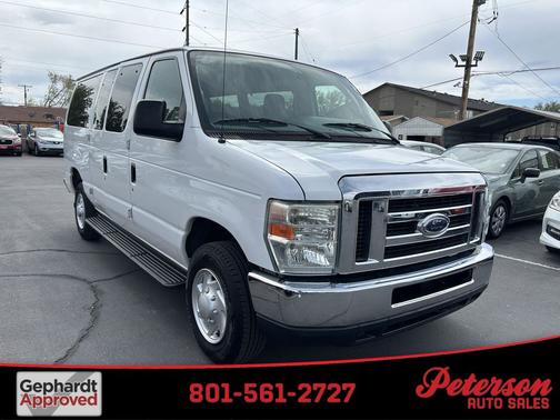 Oxford White 2011 Ford E350 Super Duty XLT