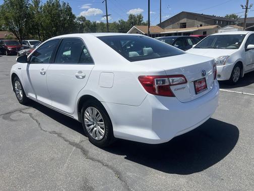 Super White 2014 Toyota Camry Hybrid LE