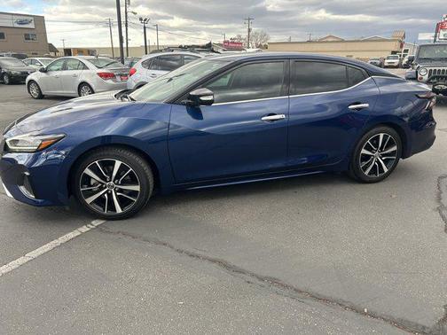 2022 Nissan Maxima SV Xtronic CVT