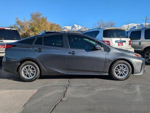 2021 Toyota Prius LE