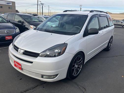 2004 Toyota Sienna XLE