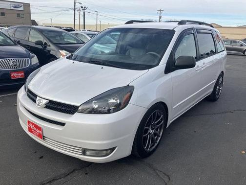 2004 Toyota Sienna XLE