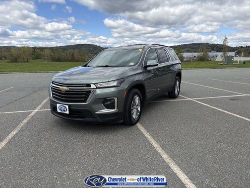 Silver Sage Metallic 2023 Chevrolet Traverse LT Leather
