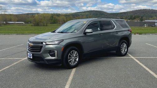 Silver Sage Metallic 2023 Chevrolet Traverse LT Leather