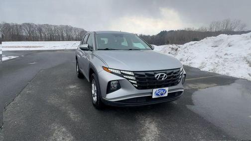 2023 Hyundai TUCSON SE