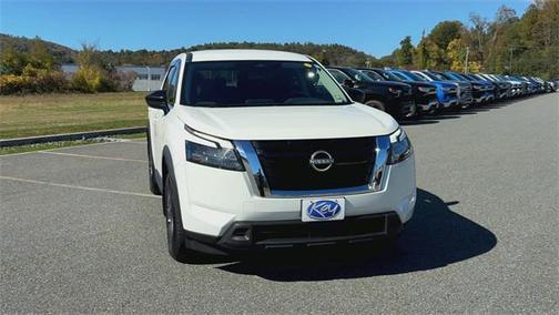 2023 Nissan Pathfinder S 4WD