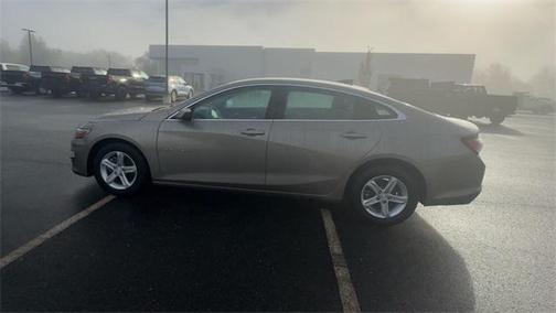 2022 Chevrolet Malibu FWD LT