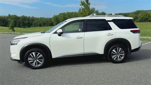2024 Nissan Pathfinder SL 4WD