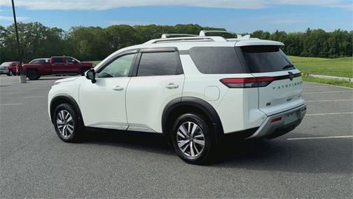 2024 Nissan Pathfinder SL 4WD