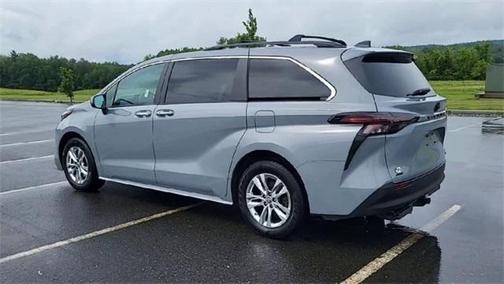 2023 Toyota Sienna XSE 7 Passenger