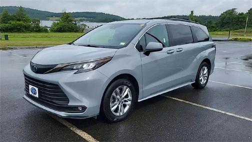 2023 Toyota Sienna XSE 7 Passenger