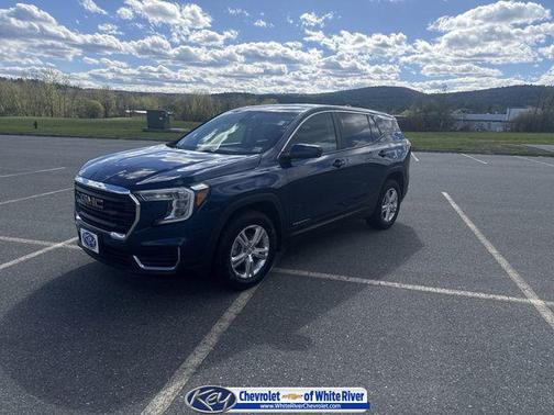 Marine Metallic 2022 GMC Terrain SLE