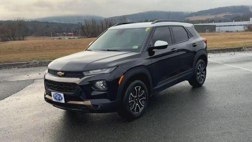 Mosaic Black Metallic 2023 Chevrolet Trailblazer ACTIV