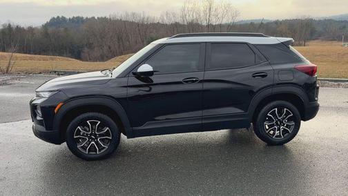 Mosaic Black Metallic 2023 Chevrolet Trailblazer ACTIV