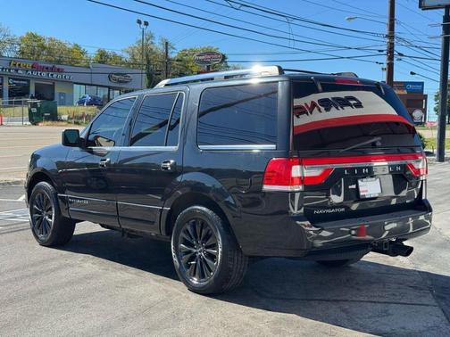 2015 Lincoln Navigator Base