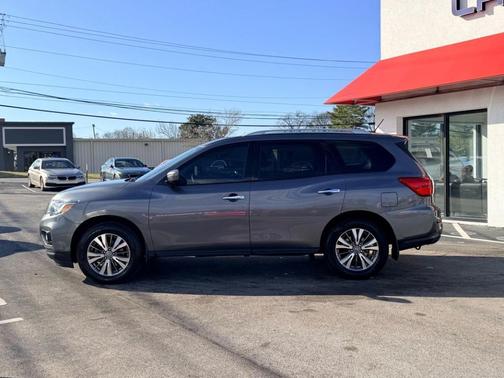 2018 Nissan Pathfinder S