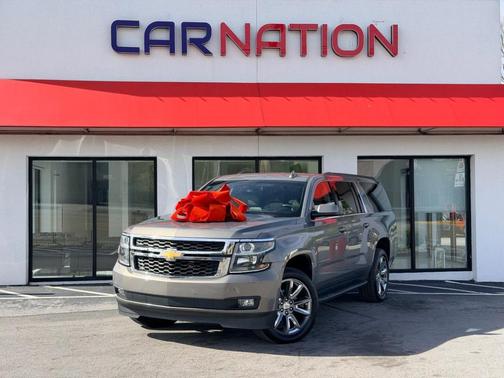 Gray 2017 Chevrolet Suburban LT