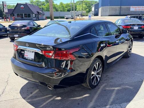 Black 2016 Nissan Maxima 3.5 SV