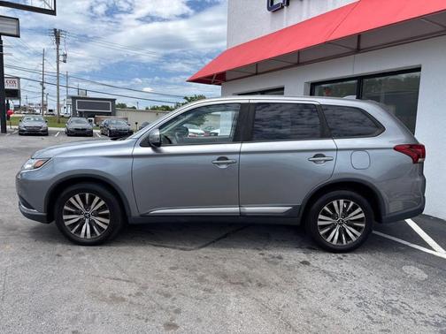2019 Mitsubishi Outlander SE