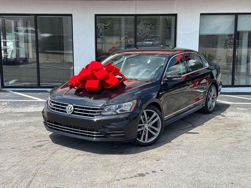 2017 Volkswagen Passat 1.8T R-Line