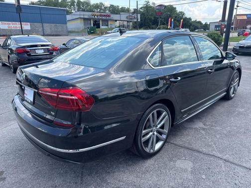 2017 Volkswagen Passat 1.8T R-Line