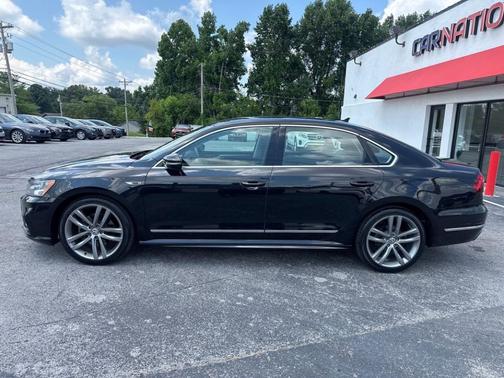 2017 Volkswagen Passat 1.8T R-Line