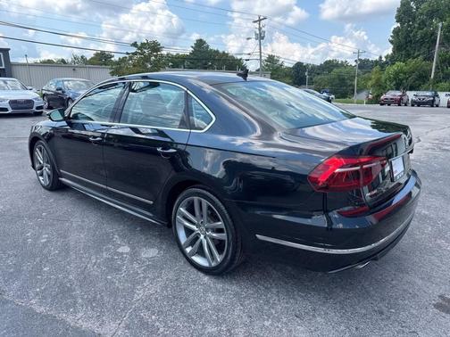 2017 Volkswagen Passat 1.8T R-Line
