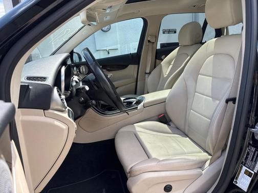 2018 Mercedes-Benz GLC 300 Base 4MATIC