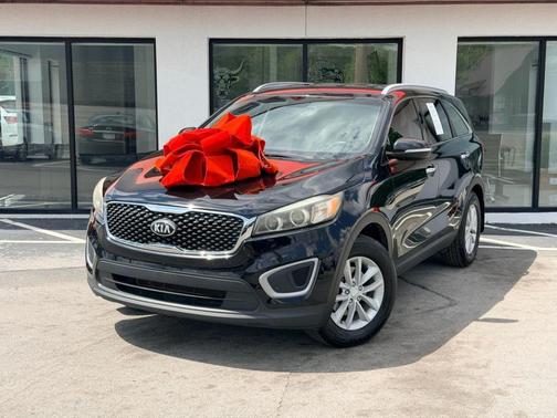Black 2018 Kia Sorento LX