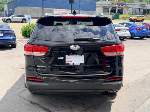 Black 2018 Kia Sorento LX