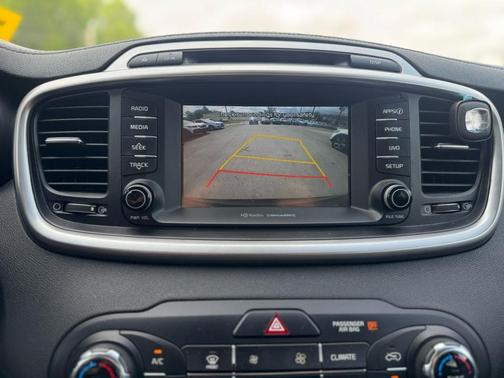 Black 2018 Kia Sorento LX