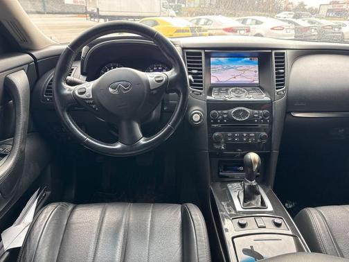2015 INFINITI QX70 Base