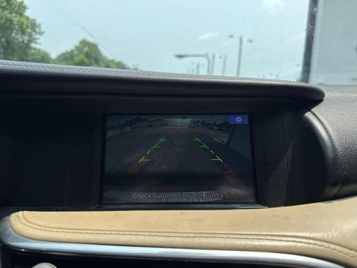 2017 INFINITI QX30 Luxury