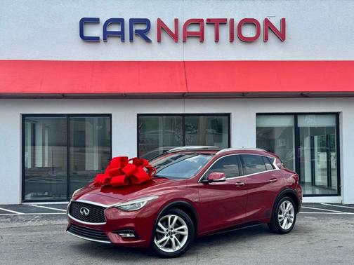 2017 INFINITI QX30 Luxury