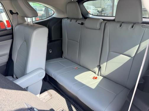 Gray 2020 Toyota Highlander XLE