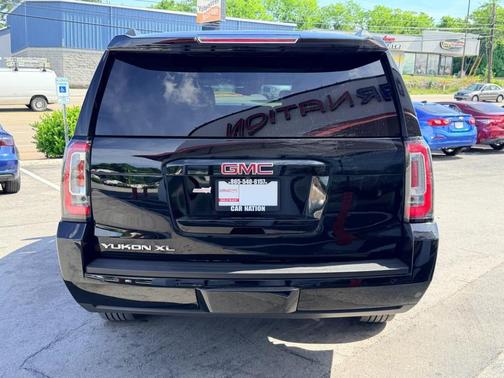 Black 2019 GMC Yukon XL SLT