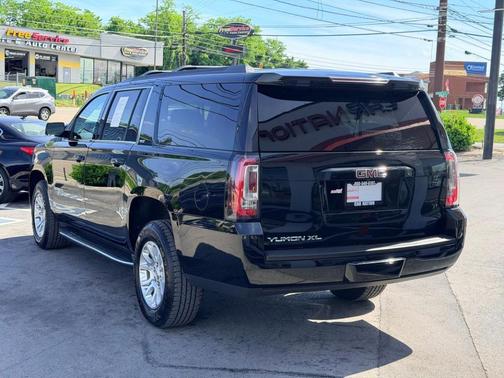 Black 2019 GMC Yukon XL SLT