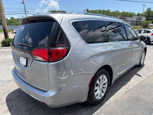 2018 Chrysler Pacifica Touring-L